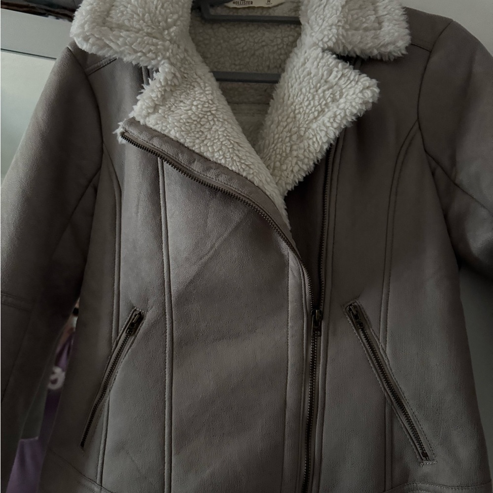 Hollister Gray and White Teddy Jacket Cozy Sherpa Style